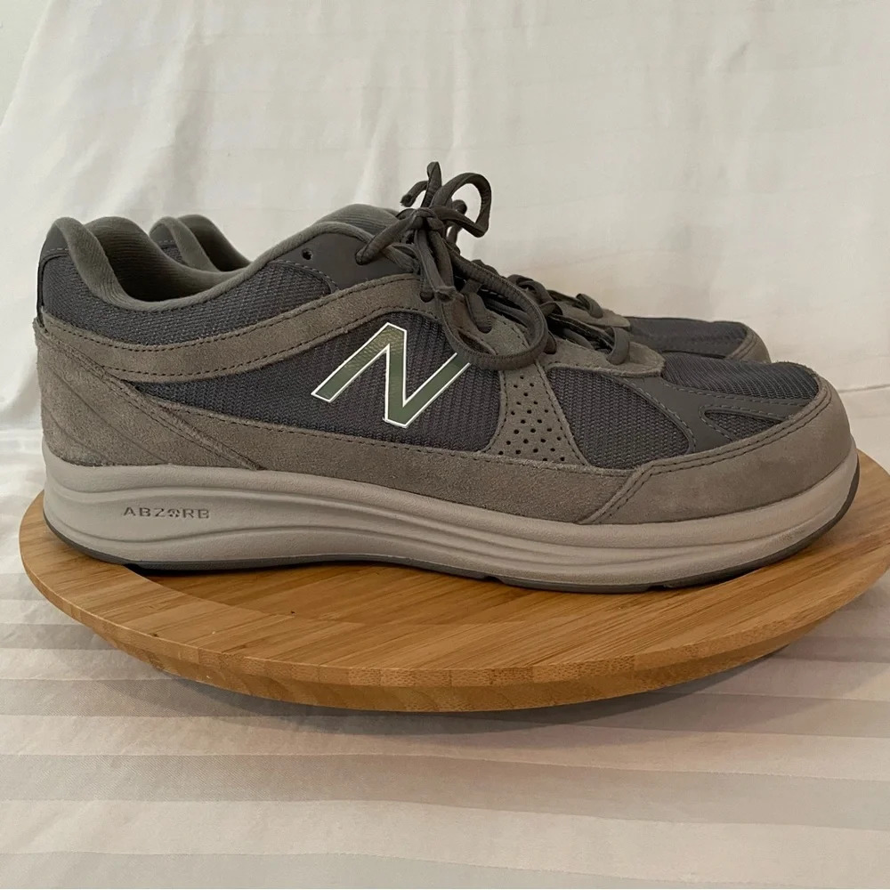 NEW BALANCE Men’s‎ 8/Women’s 9.5 Gray 877 Walking Shoes EUC